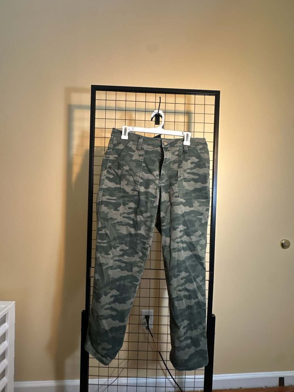 Universal Thread Women's High-Rise Camo Utility Pants Size 10/30